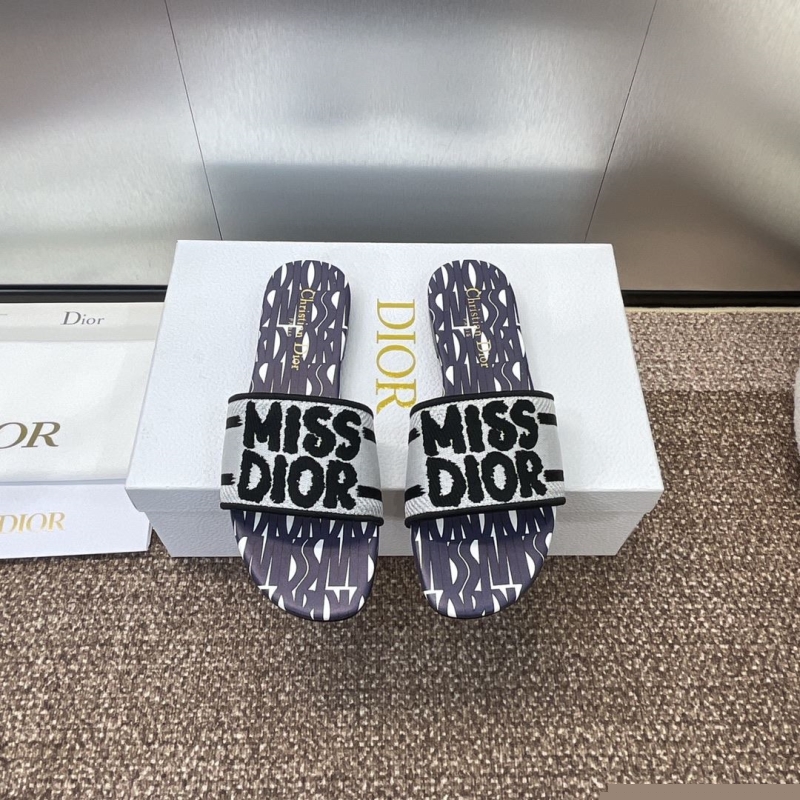 ch**an D*or slippers
